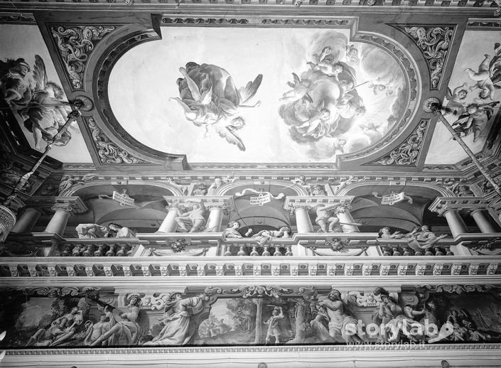 Affreschi nel Palazzo del Conte Moroni