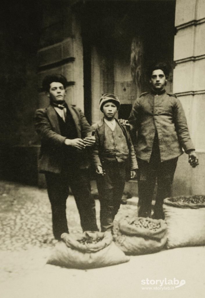 Vendita di biligòcc e noci 