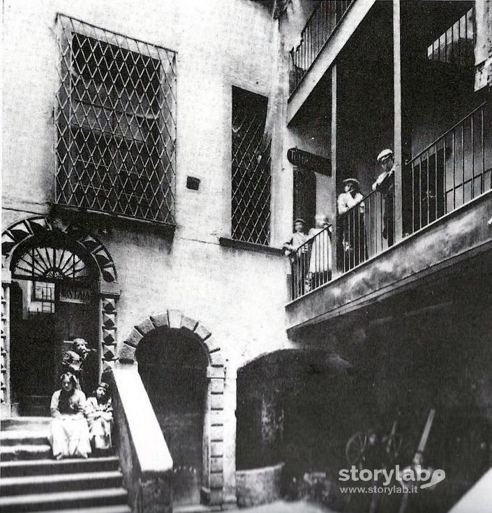 Cortile In Via Mario Lupo