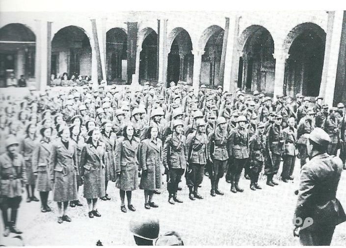 Giuramento Di Ausiliarie E Brigatisti Presso Caserma" Seriate "A Bergamo