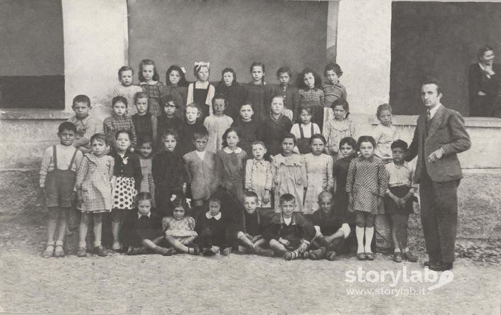 Foto Di Classe, Scuole Elementari Di Spirano