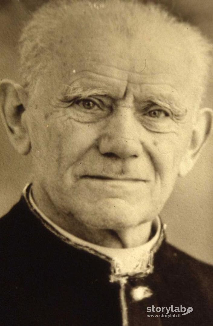 Don Luigi Lazzari Parroco Di Gazzaniga Dal 1923 Al 1970 Che Morì