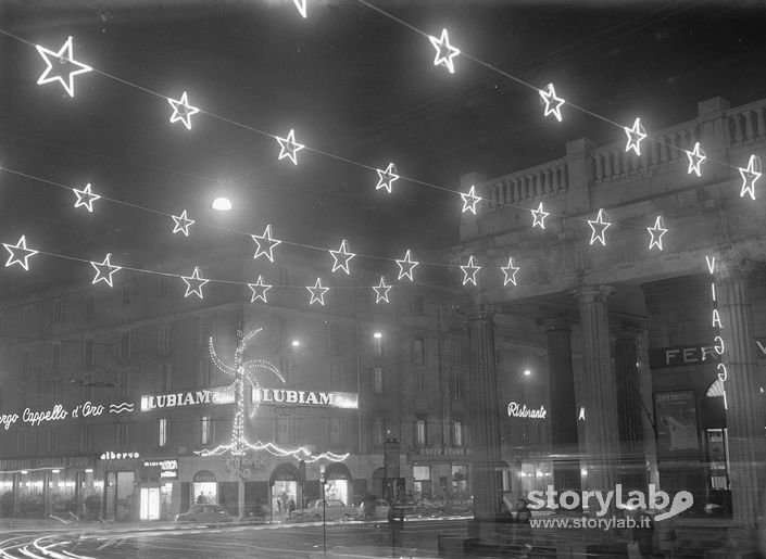 Porta Nuova E Luci Di Natale