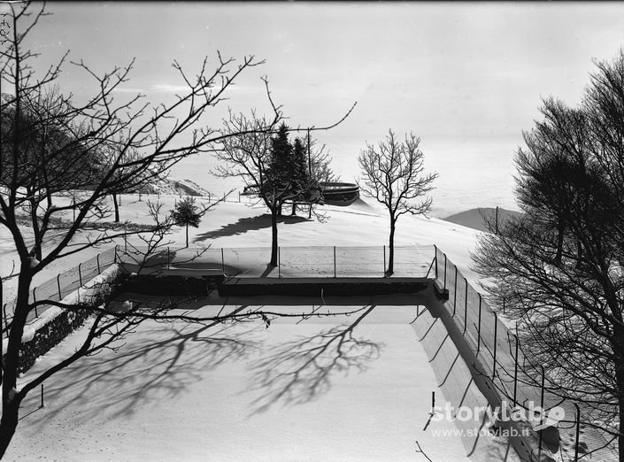 Vista Innevata Da Una Casa 