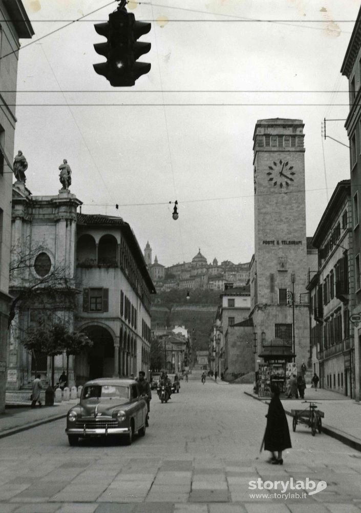 Via Locatelli, Poste
