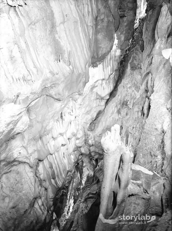 Interno Grotte Delle Meraviglie