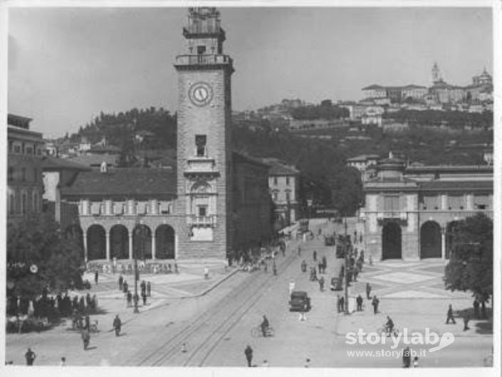 Bergamo, Piazza Vittorio Veneto (Centro Piacentiniano)